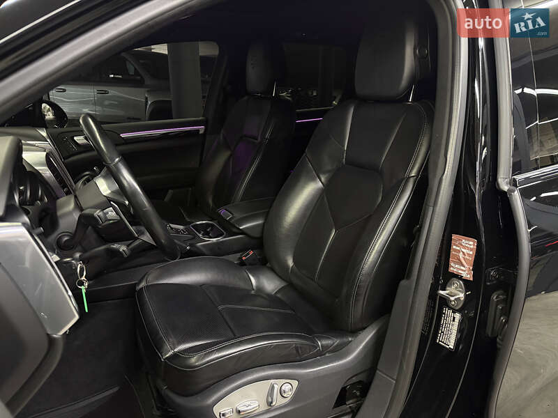 Внедорожник / Кроссовер Porsche Cayenne 2016 в Одессе