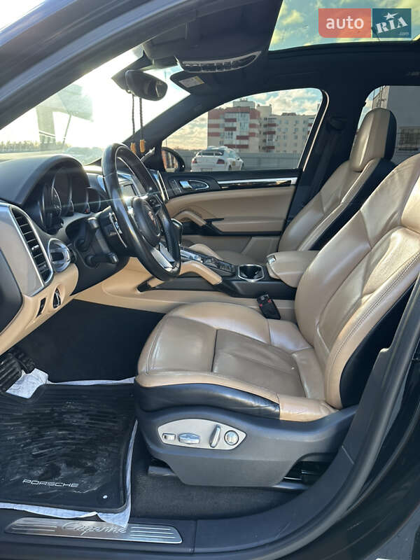 Внедорожник / Кроссовер Porsche Cayenne 2015 в Полтаве