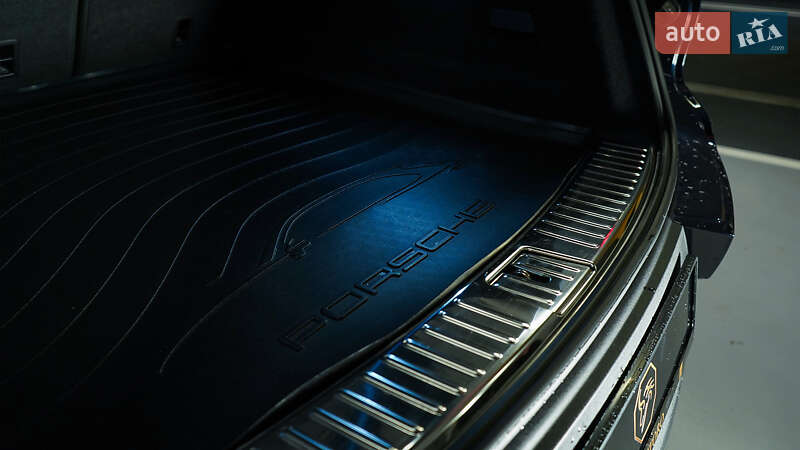 Внедорожник / Кроссовер Porsche Cayenne 2024 в Киеве