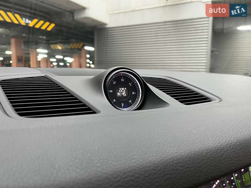 Внедорожник / Кроссовер Porsche Cayenne 2018 в Киеве