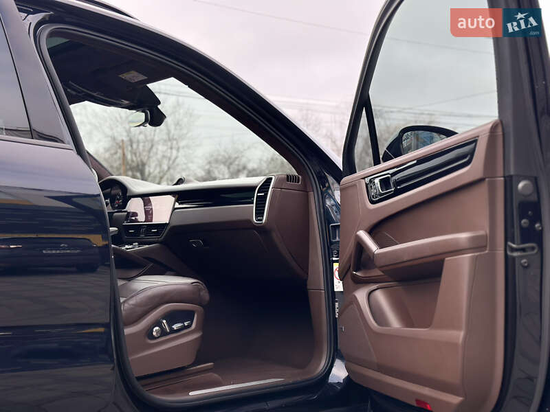 Внедорожник / Кроссовер Porsche Cayenne 2019 в Виннице
