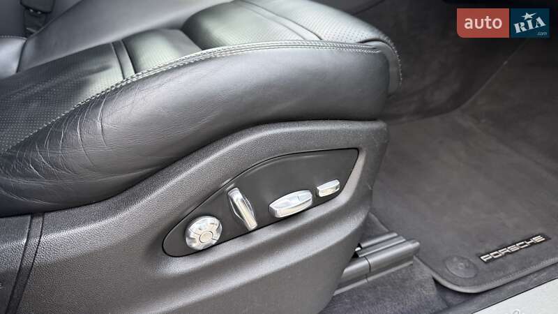 Внедорожник / Кроссовер Porsche Cayenne 2017 в Одессе