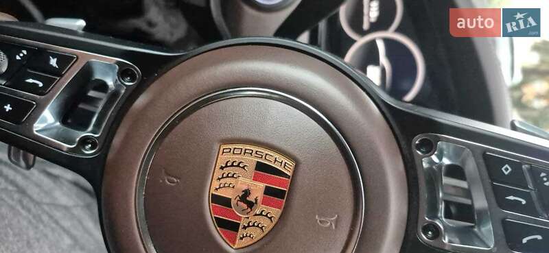 Позашляховик / Кросовер Porsche Cayenne 2018 в Києві