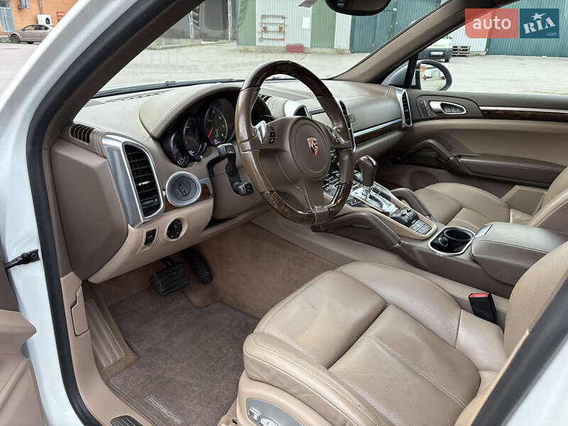 Внедорожник / Кроссовер Porsche Cayenne 2013 в Днепре