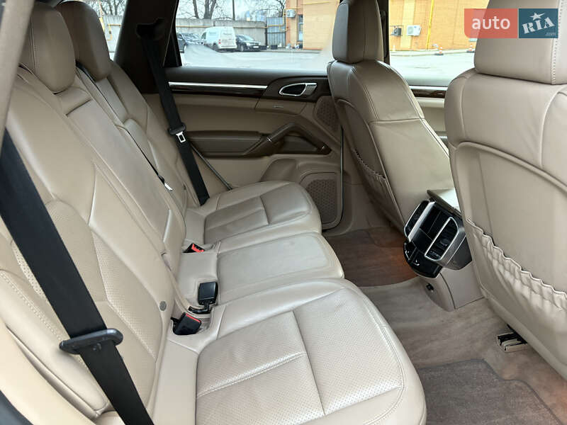 Внедорожник / Кроссовер Porsche Cayenne 2013 в Днепре