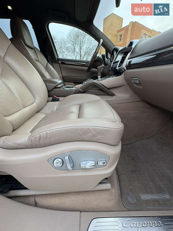 Внедорожник / Кроссовер Porsche Cayenne 2013 в Днепре