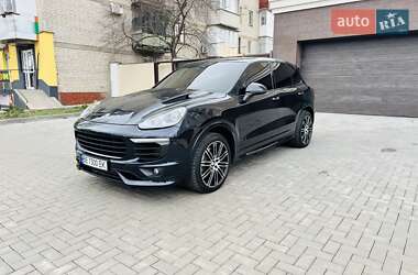 Позашляховик / Кросовер Porsche Cayenne 2015 в Миколаєві