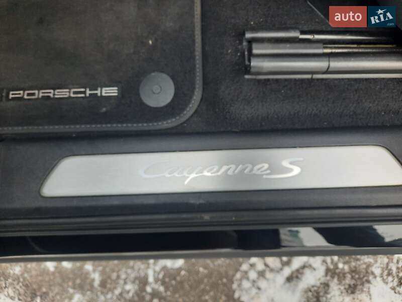 Внедорожник / Кроссовер Porsche Cayenne 2019 в Киеве фото 12 Внедорожник / Кроссовер Porsche Cayenne 2019 в Киеве