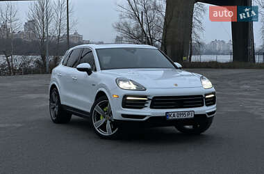 Внедорожник / Кроссовер Porsche Cayenne 2019 в Киеве