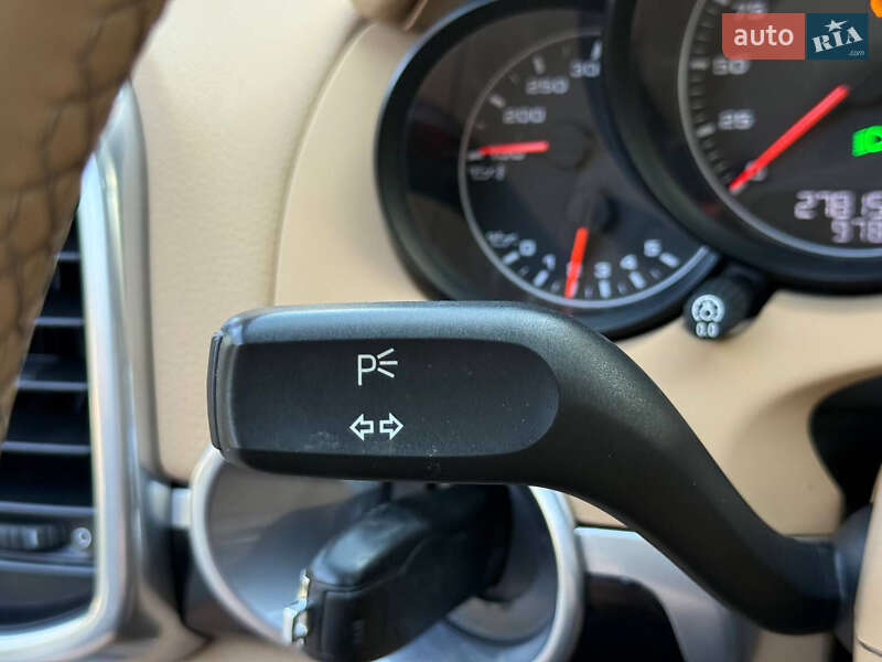 Внедорожник / Кроссовер Porsche Cayenne 2012 в Днепре