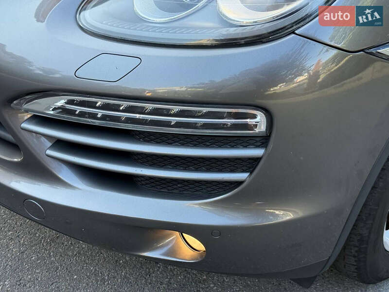 Внедорожник / Кроссовер Porsche Cayenne 2012 в Днепре