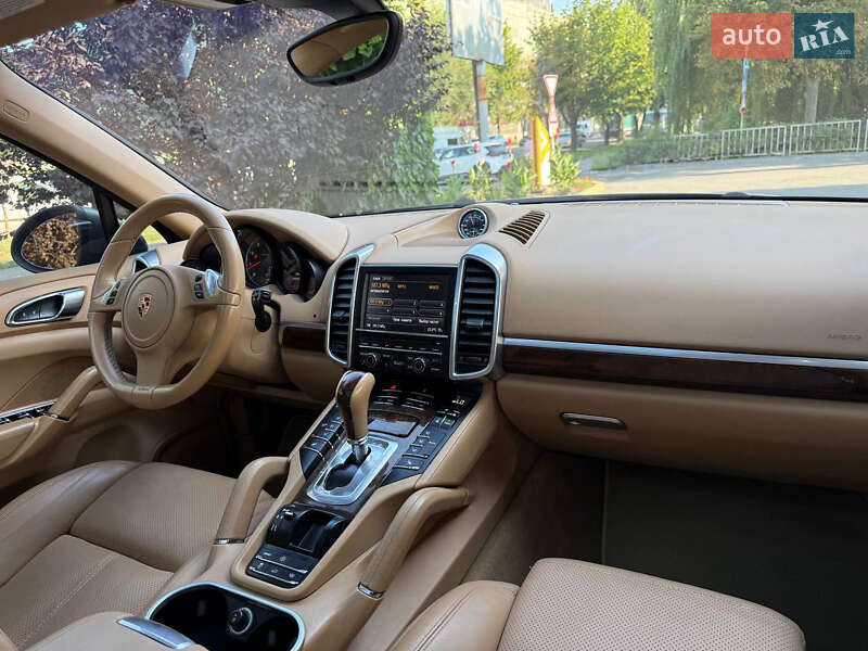 Внедорожник / Кроссовер Porsche Cayenne 2012 в Днепре