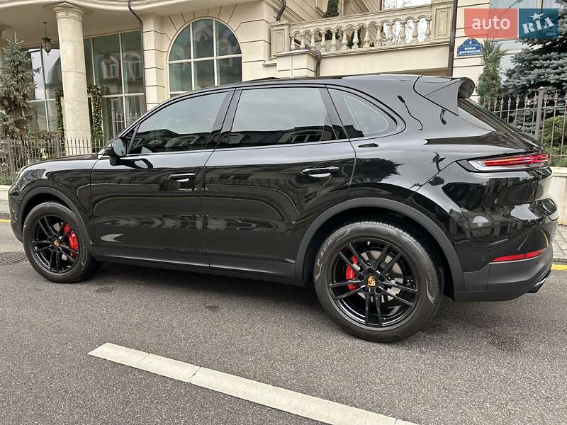 Внедорожник / Кроссовер Porsche Cayenne 2025 в Киеве