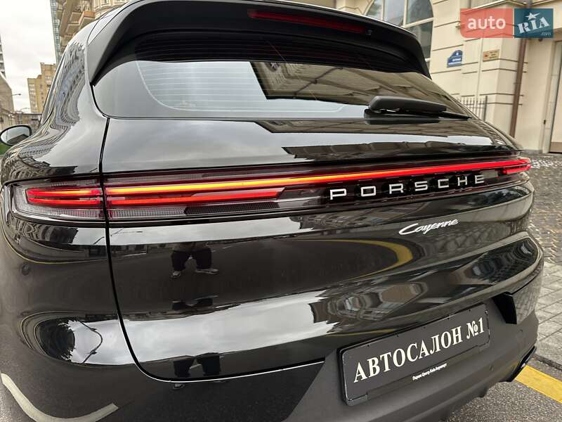 Внедорожник / Кроссовер Porsche Cayenne 2025 в Киеве
