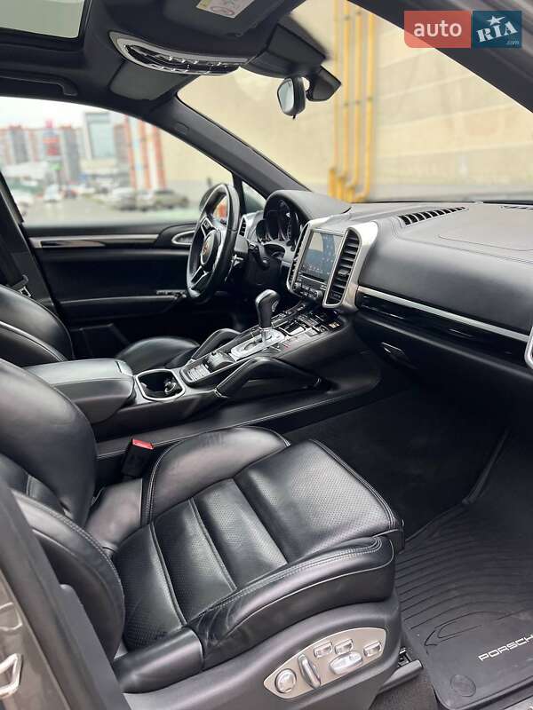 Внедорожник / Кроссовер Porsche Cayenne 2017 в Львове фото 15 Внедорожник / Кроссовер Porsche Cayenne 2017 в Львове