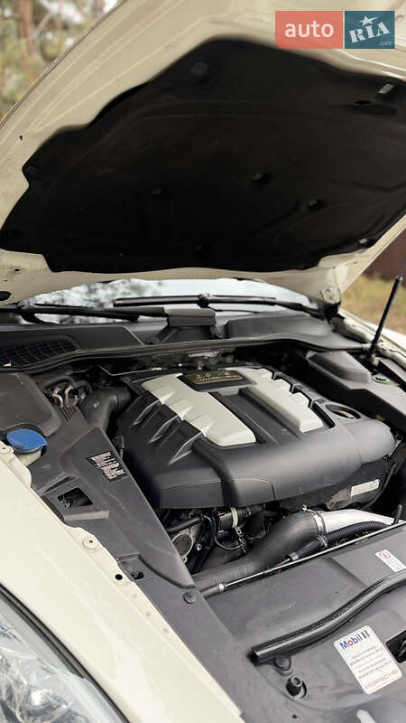 Позашляховик / Кросовер Porsche Cayenne 2011 в Києві