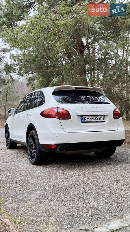 Позашляховик / Кросовер Porsche Cayenne 2011 в Києві