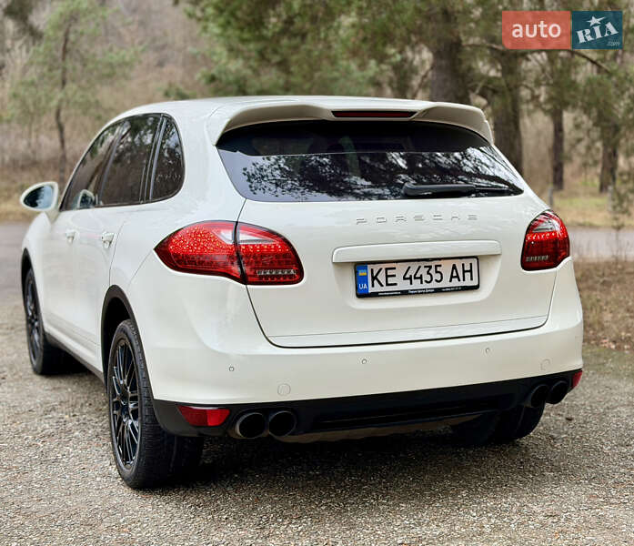 Позашляховик / Кросовер Porsche Cayenne 2011 в Києві