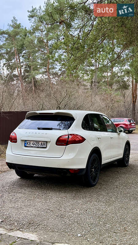 Позашляховик / Кросовер Porsche Cayenne 2011 в Києві