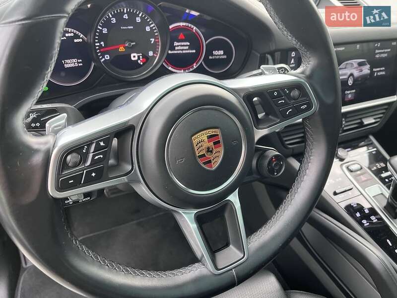 Внедорожник / Кроссовер Porsche Cayenne 2018 в Киеве