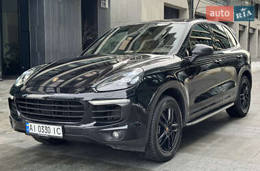 Внедорожник / Кроссовер Porsche Cayenne 2015 в Киеве