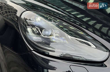 Внедорожник / Кроссовер Porsche Cayenne 2015 в Киеве