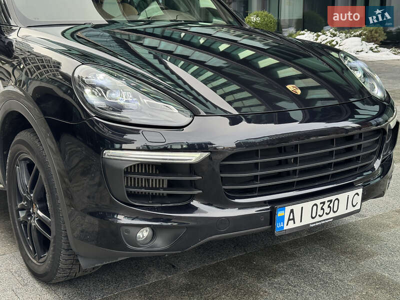 Внедорожник / Кроссовер Porsche Cayenne 2015 в Киеве