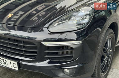 Внедорожник / Кроссовер Porsche Cayenne 2015 в Киеве
