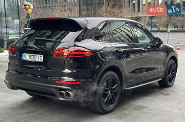 Внедорожник / Кроссовер Porsche Cayenne 2015 в Киеве