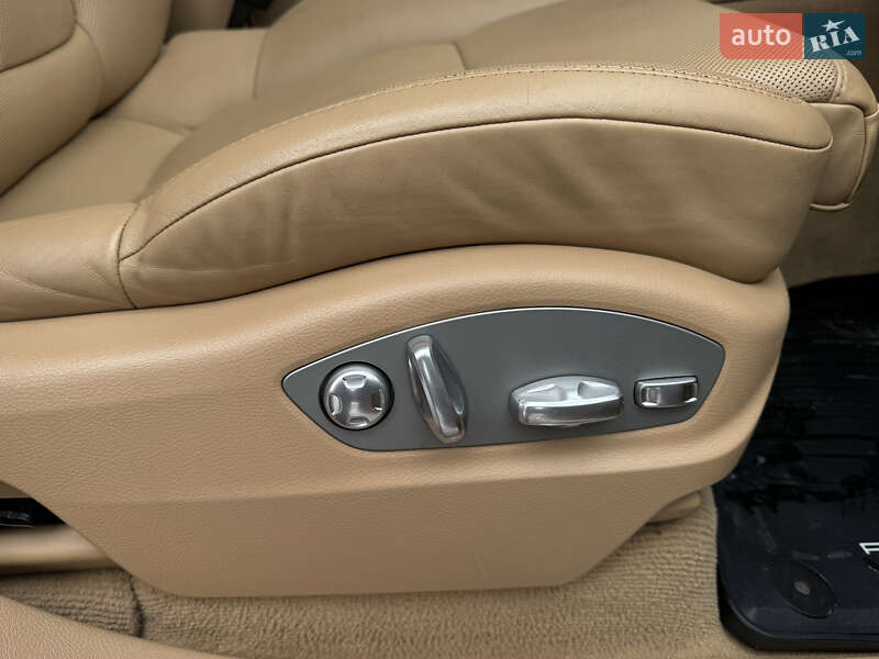Внедорожник / Кроссовер Porsche Cayenne 2015 в Киеве