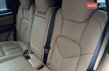 Внедорожник / Кроссовер Porsche Cayenne 2015 в Киеве