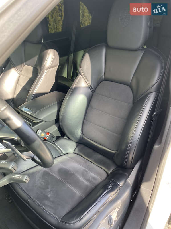 Внедорожник / Кроссовер Porsche Cayenne 2016 в Киеве