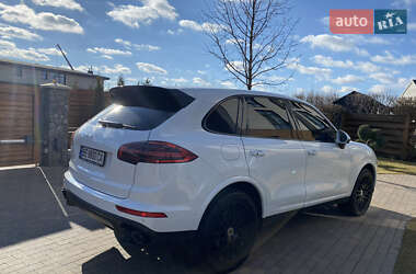 Позашляховик / Кросовер Porsche Cayenne 2016 в Києві