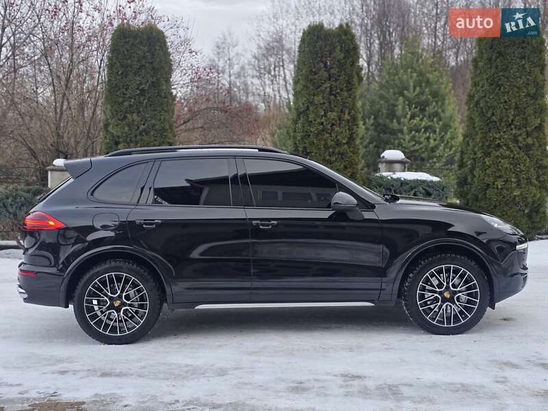 Внедорожник / Кроссовер Porsche Cayenne 2015 в Косове