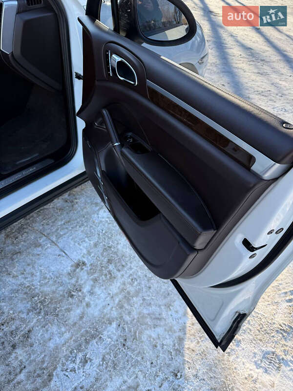 Внедорожник / Кроссовер Porsche Cayenne 2012 в Борисполе фото 15 Внедорожник / Кроссовер Porsche Cayenne 2012 в Борисполе