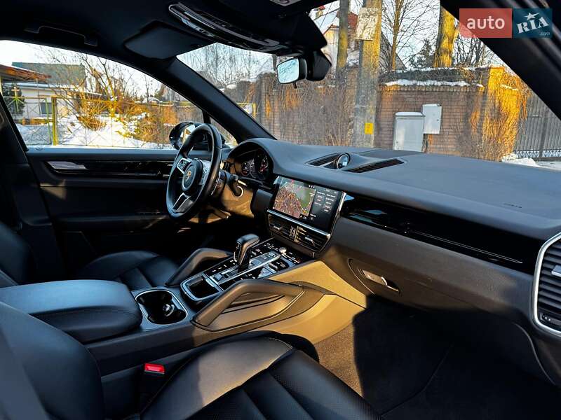 Внедорожник / Кроссовер Porsche Cayenne 2020 в Киеве