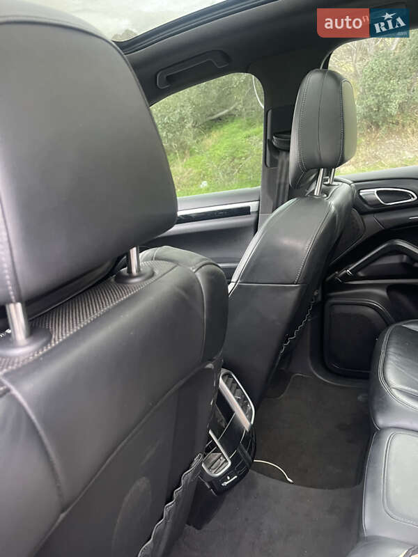 Позашляховик / Кросовер Porsche Cayenne 2012 в Ужгороді