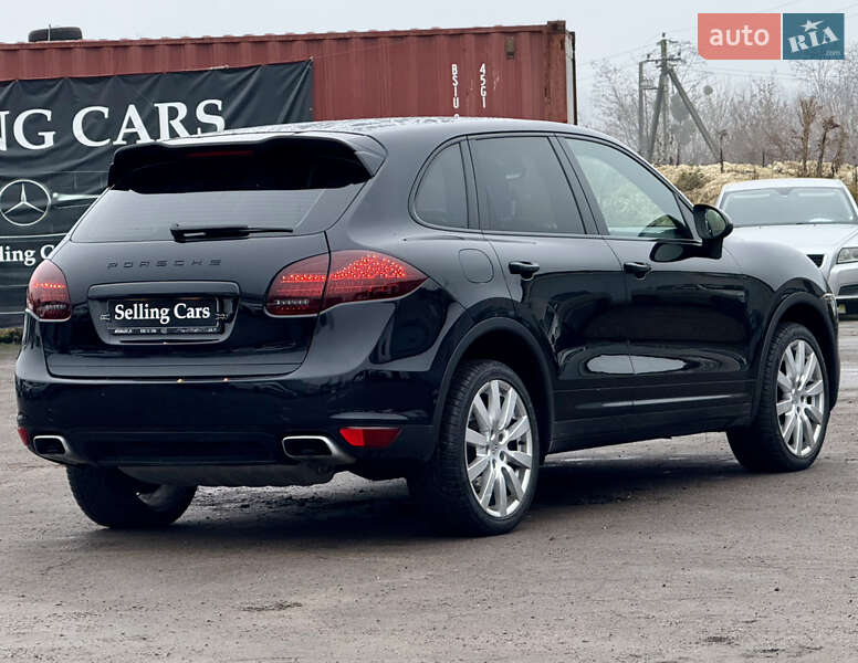 Внедорожник / Кроссовер Porsche Cayenne 2011 в Ровно