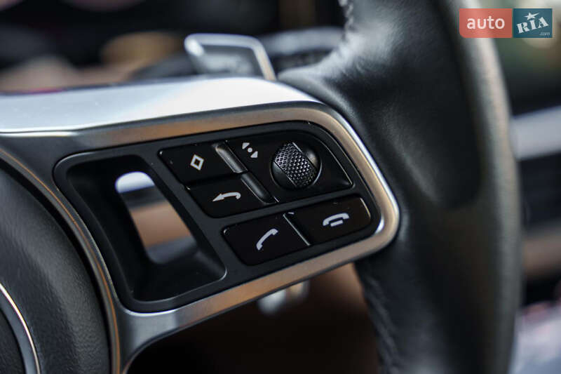 Внедорожник / Кроссовер Porsche Cayenne 2019 в Киеве