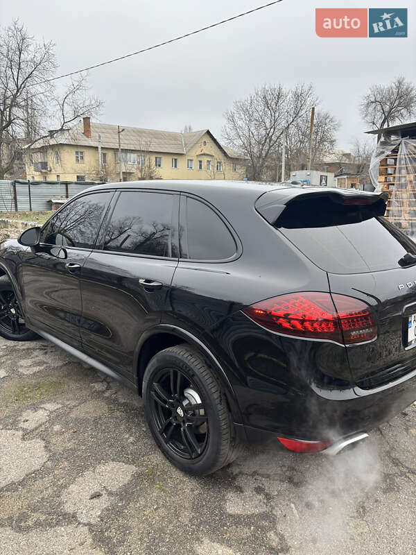 Внедорожник / Кроссовер Porsche Cayenne 2012 в Днепре