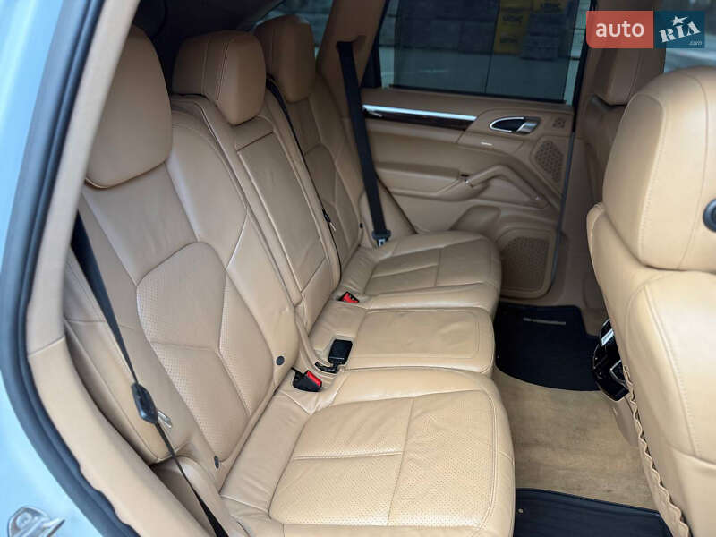 Внедорожник / Кроссовер Porsche Cayenne 2012 в Львове фото 12 Внедорожник / Кроссовер Porsche Cayenne 2012 в Львове