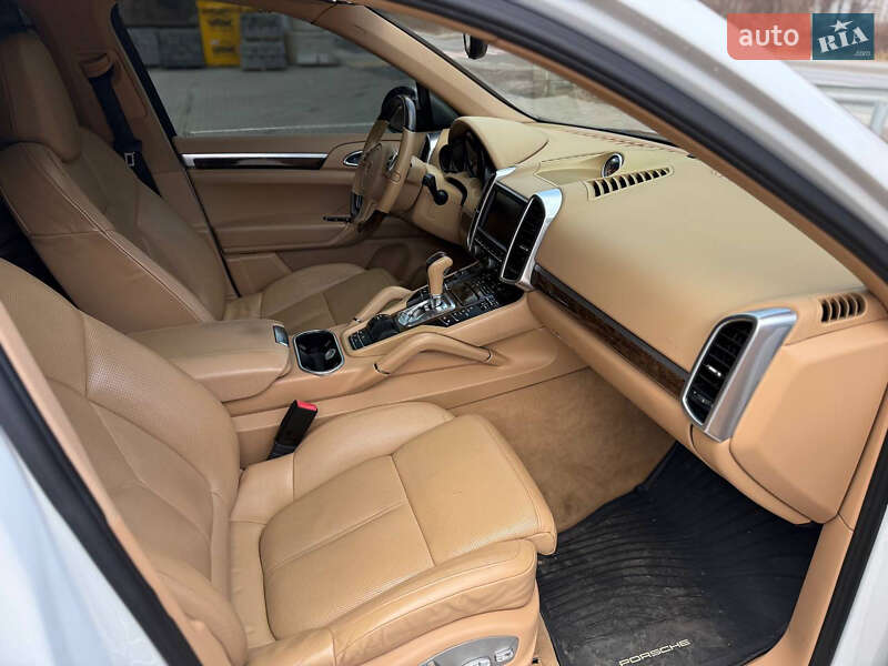 Внедорожник / Кроссовер Porsche Cayenne 2012 в Львове фото 19 Внедорожник / Кроссовер Porsche Cayenne 2012 в Львове