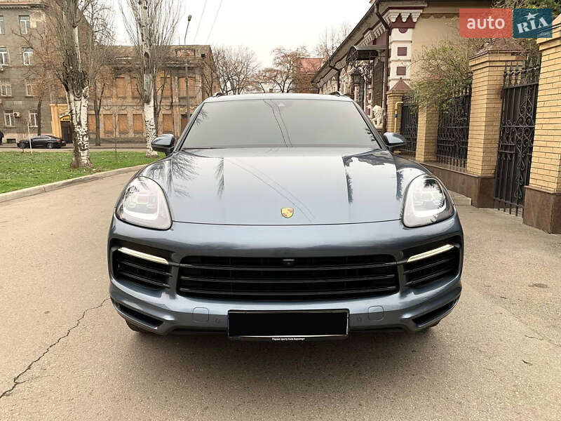 Внедорожник / Кроссовер Porsche Cayenne 2019 в Киеве