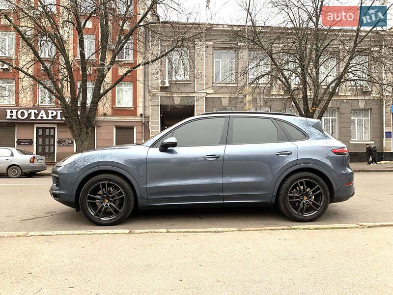 Внедорожник / Кроссовер Porsche Cayenne 2019 в Киеве
