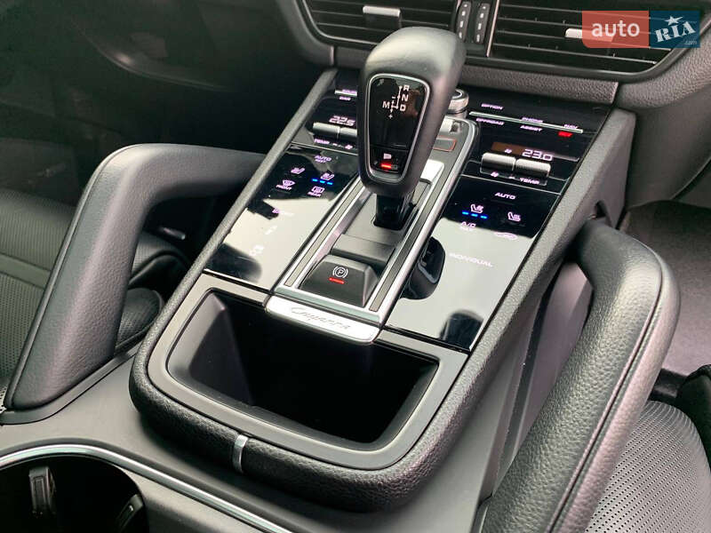 Внедорожник / Кроссовер Porsche Cayenne 2019 в Киеве