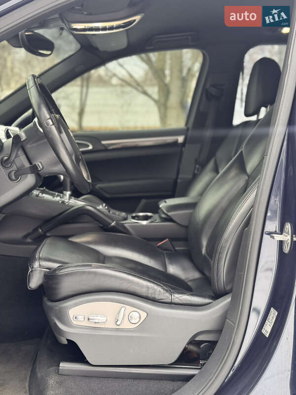 Внедорожник / Кроссовер Porsche Cayenne 2011 в Днепре
