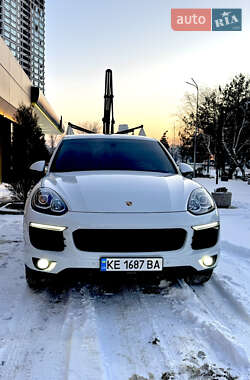 Позашляховик / Кросовер Porsche Cayenne 2016 в Дніпрі