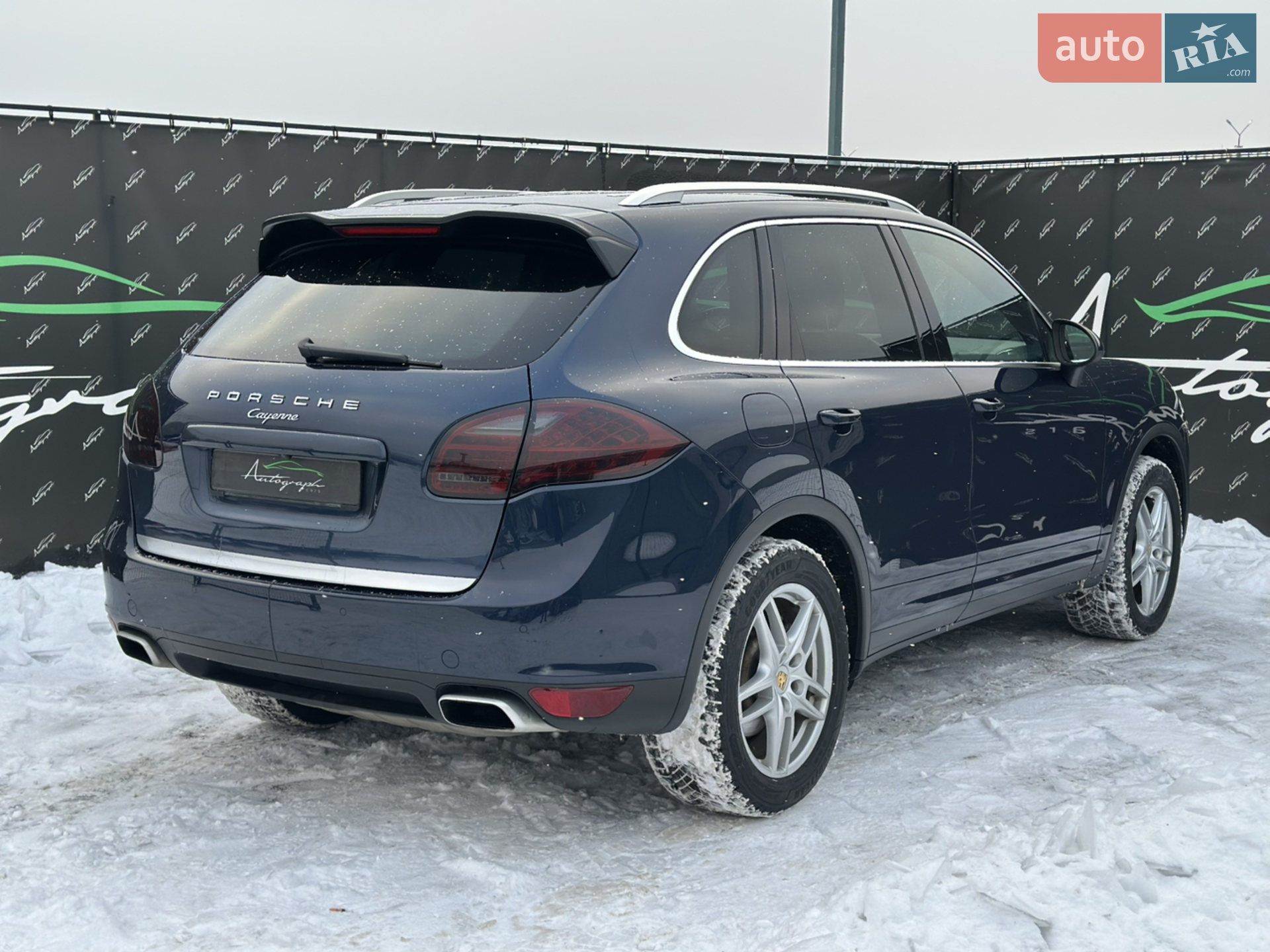2011 Porsche Cayenne - мініатюра 2
