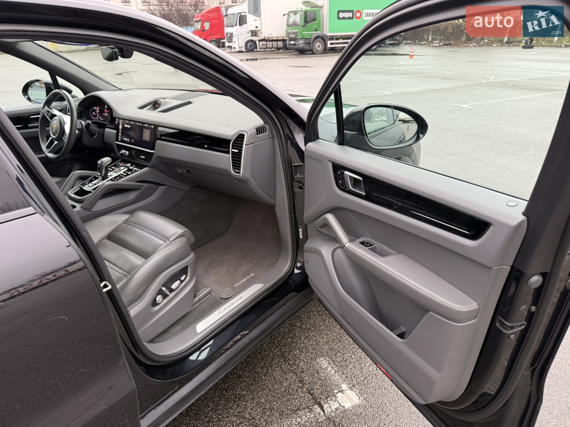 2020 Porsche Cayenne - мініатюра 22