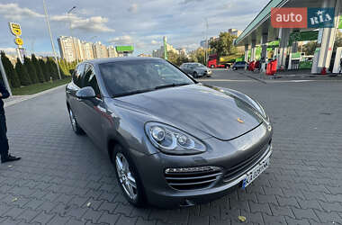 Позашляховик / Кросовер Porsche Cayenne 2013 в Києві